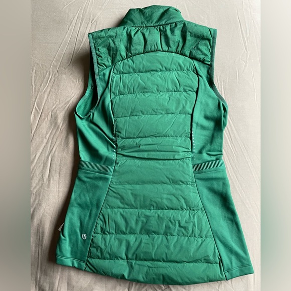 lululemon Down for It All Vest - Everglade Green - Size 4 - Picture 3 of 5